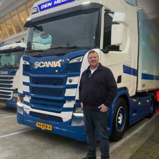 Heden onze nieuwe Scania in  ontvangst genomen voor onze vaste nacht chauffeur Barry welke al 22 jaar schadevrij voor ons de bestellingen bezorgt.  We wensen Barry veel veilige kilometers! #denheijermaaktjeblijer #chaffeur #scheveningen #scania #ontheroadagain #groothandel #wgdenheijer